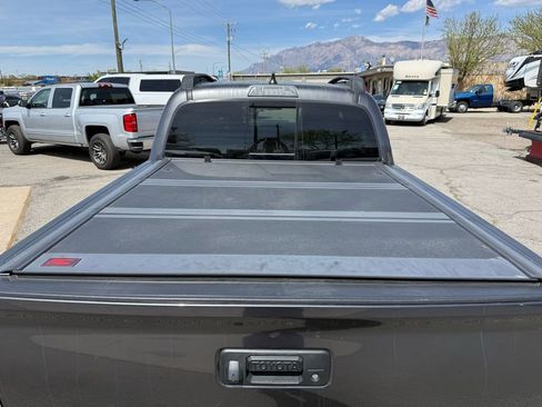 Used 2022 Toyota Tacoma TRD Sport w/ Technology Package image 8