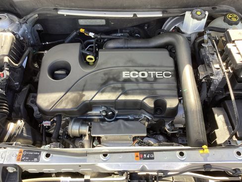 Used 2021 Chevrolet Equinox LT image 31