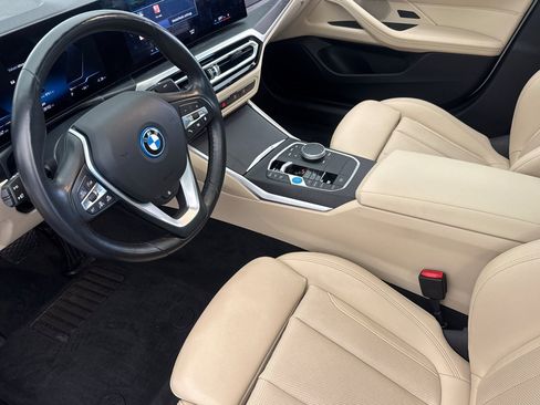 Used 2023 BMW i4 eDrive35 RWD image 4