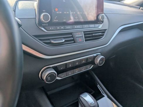 Certified 2021 Nissan Altima 2.5 SV w/ SV Premium Package image 22