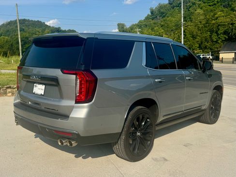 Used 2023 GMC Yukon Denali Ultimate AWD/4WD image 2