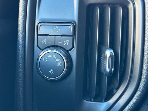 Used 2022 Chevrolet Silverado 1500 Custom image 33