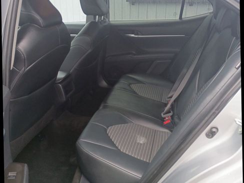 Used 2021 Toyota Camry SE FWD image 11