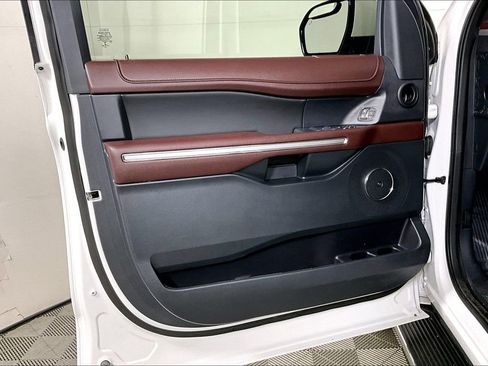 Used 2022 Ford Expedition Max Limited image 23