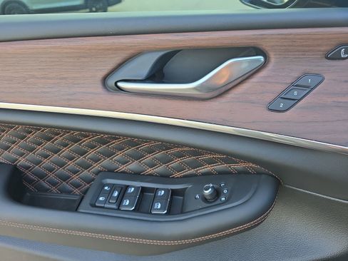 New 2025 Jeep Grand Cherokee L Summit w/ Obsidian Package image 30