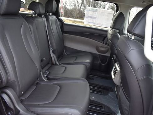 New 2026 Kia Carnival LXS image 14