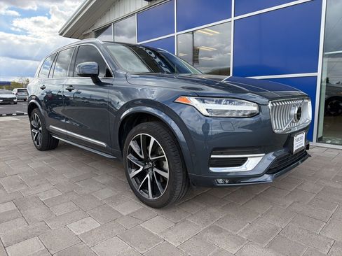 Used 2023 Volvo XC90 B5 Plus AWD/4WD image 2
