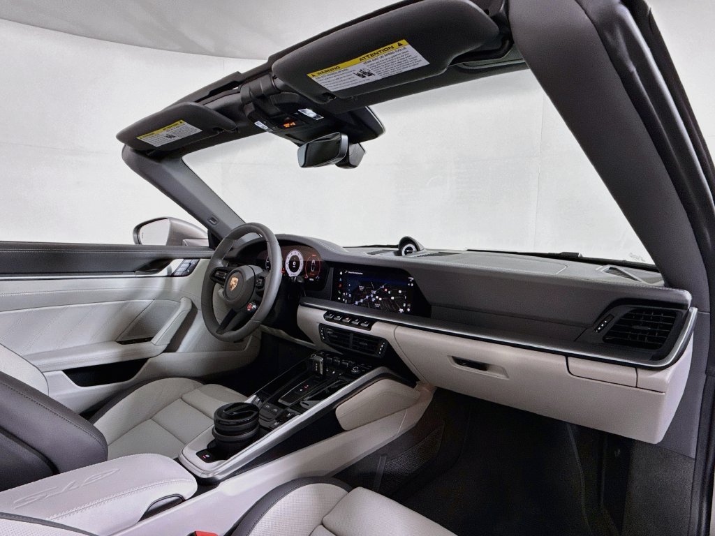 Certified 2026 Porsche 911 Targa 4 GTS AWD/4WD image 17