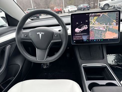 Used 2021 Tesla Model 3 Standard Range Plus image 22