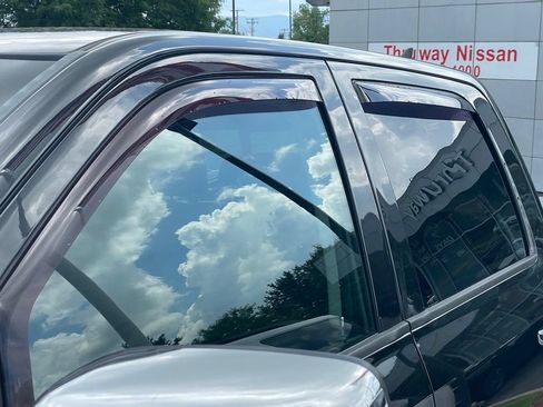 Used 2017 RAM 1500 Laramie AWD/4WD image 26
