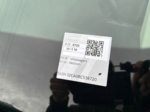 Used 2024 Volkswagen Atlas SE image 31