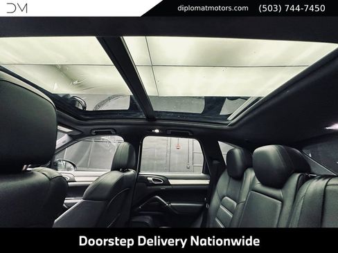 Used 2015 Porsche Cayenne Turbo AWD/4WD image 24
