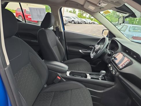 Used 2023 Nissan Kicks SV FWD image 9