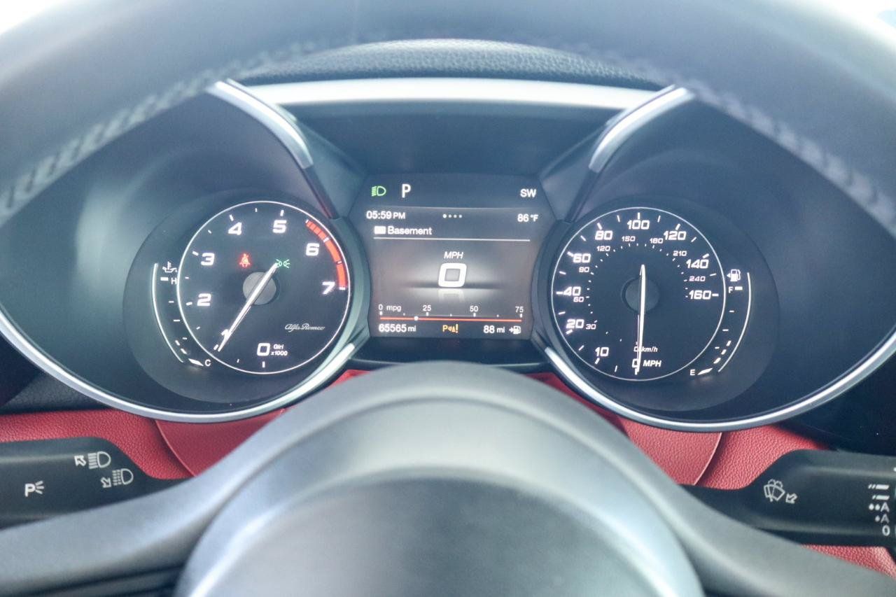 Used 2019 Alfa Romeo Giulia w/ Quick Order Package 22K Sport RWD image 25
