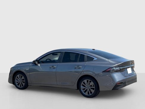 New 2026 Nissan Sentra SL w/ Floor Mat Package FWD image 3