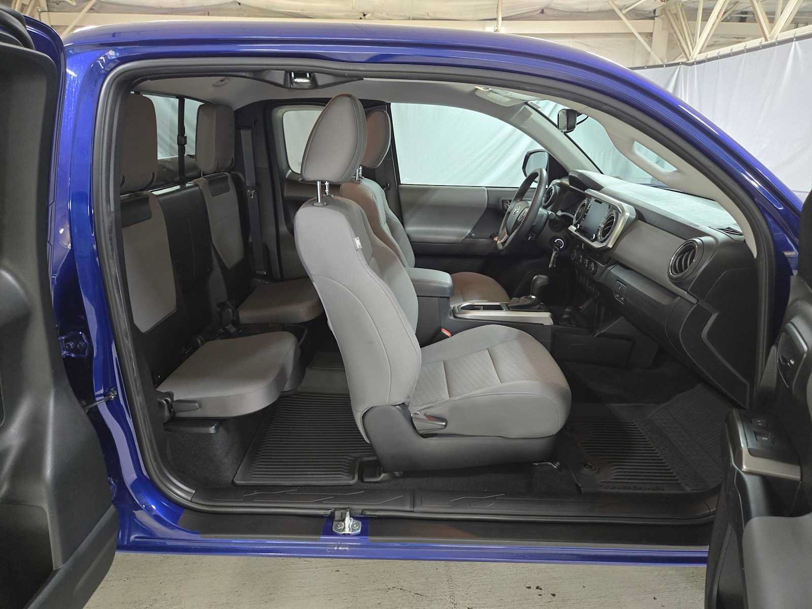 Used 2022 Toyota Tacoma SR5 AWD/4WD image 13