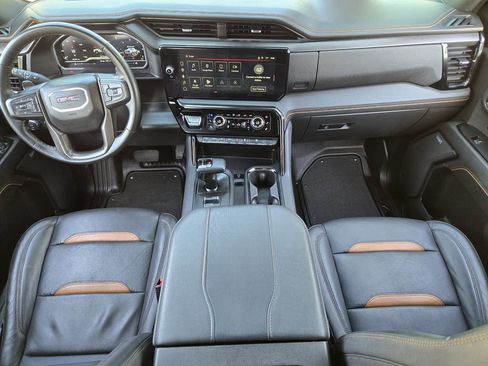 Used 2024 GMC Sierra 1500 AT4 w/ Technology Package AWD/4WD image 23
