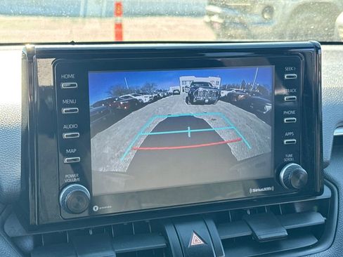 Used 2021 Toyota RAV4 SE image 25