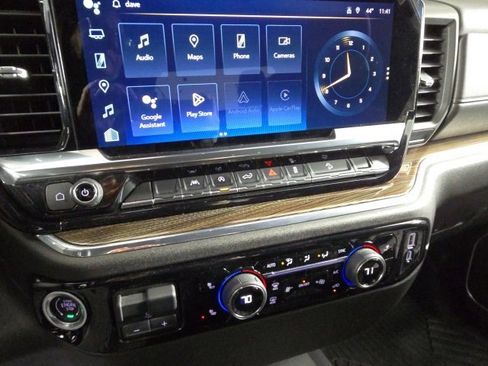 Used 2024 Chevrolet Silverado 1500 LT w/ Z71 Off-Road Package image 17