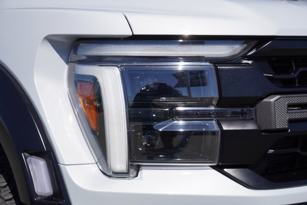 Used 2025 Ford F150 Raptor AWD/4WD image 11