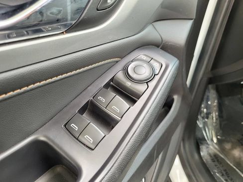 Used 2021 Chevrolet Traverse LT FWD image 26