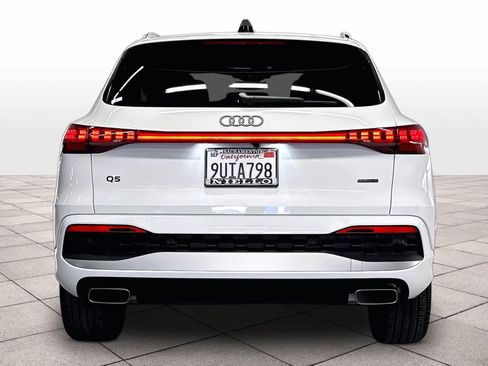 Certified 2025 Audi Q5 Premium AWD/4WD image 7