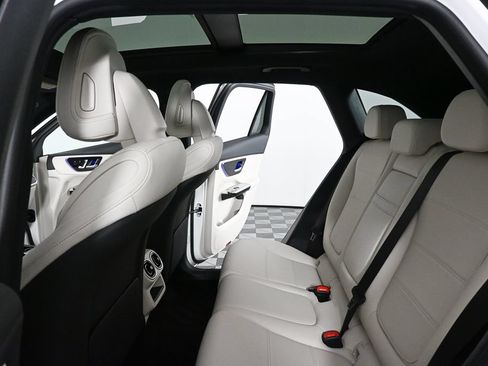Used 2023 Mercedes-Benz GLC 300 image 18
