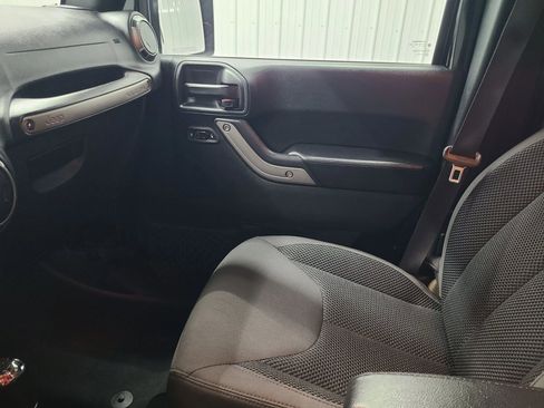 Used 2017 Jeep Wrangler Unlimited Sport AWD/4WD image 23