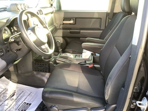 Used 2013 Toyota FJ Cruiser 4WD image 13