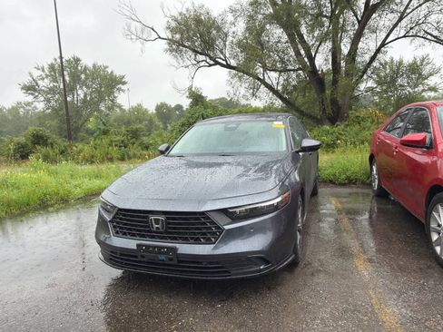 Used 2024 Honda Accord EX-L image 9