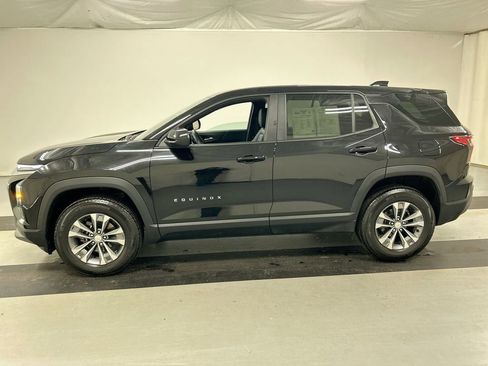 New 2026 Chevrolet Equinox LT w/ Convenience Package II AWD/4WD image 17