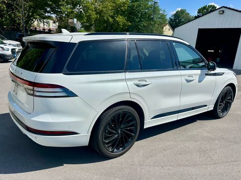 Used 2023 Lincoln Aviator Reserve w/ Equipment Group 201A RWD image 5