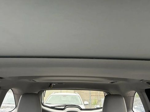 Used 2016 Toyota Highlander XLE AWD/4WD image 28