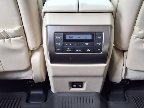 Used 2023 Lexus GX 460 Premium AWD/4WD image 25