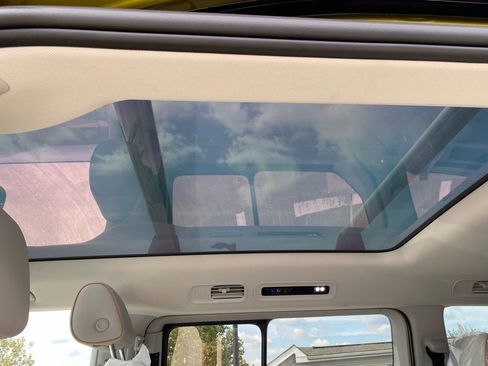 New 2025 Volkswagen ID. Buzz 1st Edition image 12