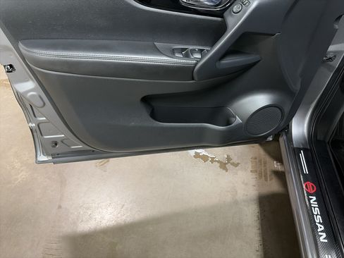 Used 2022 Nissan Rogue Sport SV AWD/4WD image 11