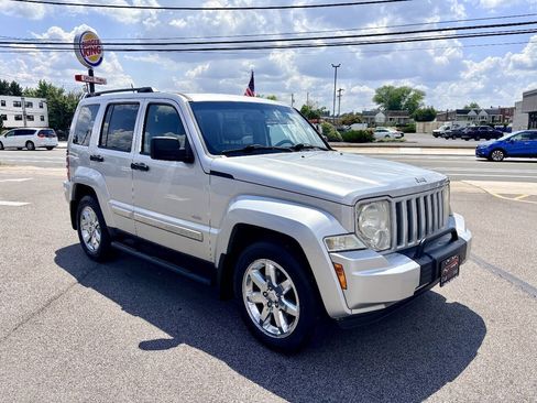 Used 2012 Jeep Liberty Sport AWD/4WD image 8