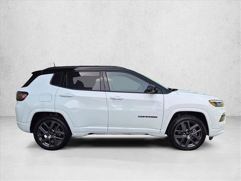 Used 2025 Jeep Compass Limited w/ High Altitude Package AWD/4WD image 4