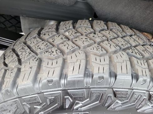 Used 2025 GMC Sierra 1500 AT4X AWD/4WD image 10