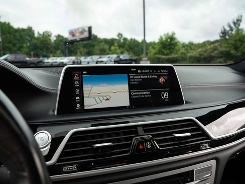 Used 2020 BMW ALPINA B7 xDrive AWD/4WD image 59