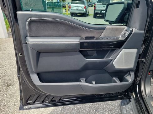 Used 2023 Ford F150 Lightning Platinum AWD/4WD image 19