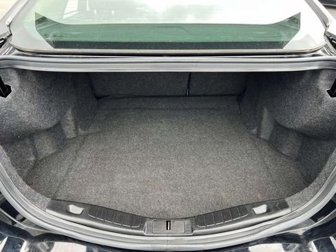 Used 2017 Ford Fusion SE FWD image 3