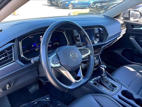 Used 2024 Volkswagen Jetta SE image 16
