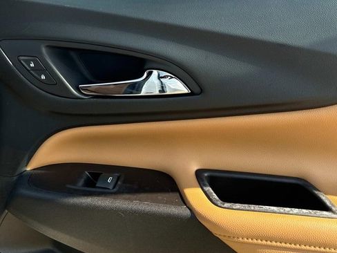Used 2019 Chevrolet Equinox Premier FWD image 22