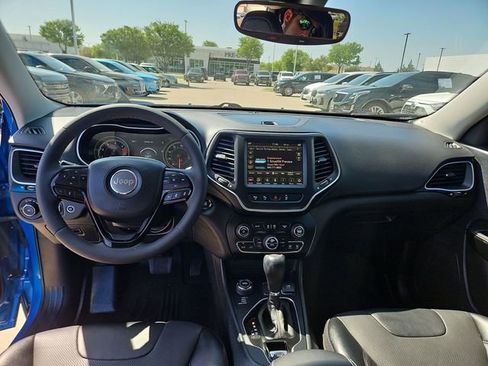 Used 2023 Jeep Cherokee Altitude Lux AWD/4WD image 19