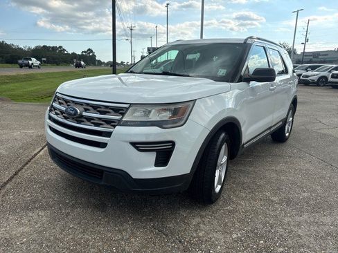 Used 2018 Ford Explorer XLT FWD image 1