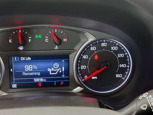 Used 2024 GMC Terrain SLE FWD image 13