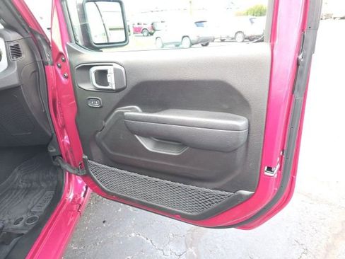 Used 2024 Jeep Wrangler Sport S image 33