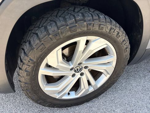 Used 2021 Volkswagen Atlas SE w/ Panoramic Sunroof Package AWD/4WD image 34