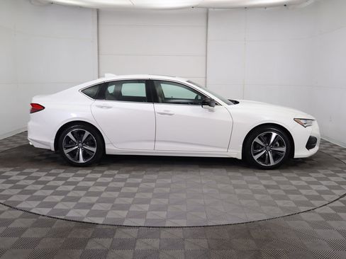 Used 2025 Acura TLX w/ Technology Package image 5